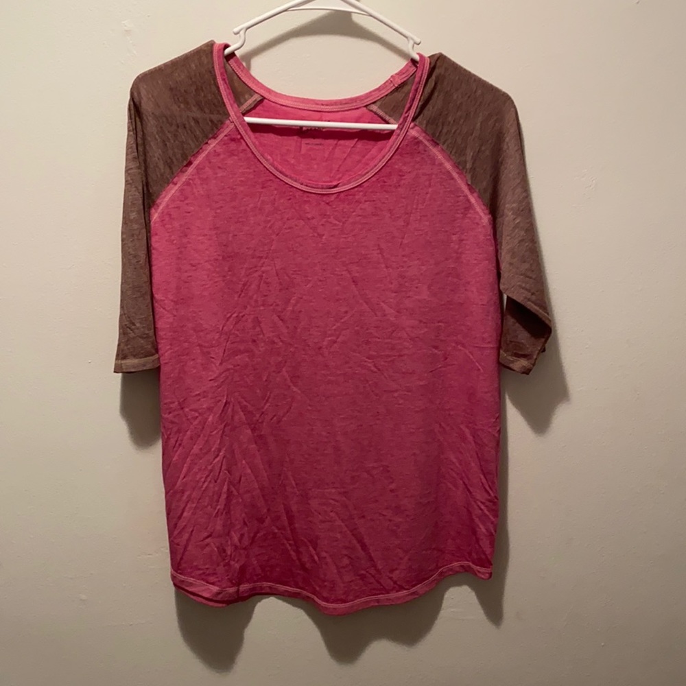 Arizona Jeans Co Pink and Brown 1/2 sleeve Large